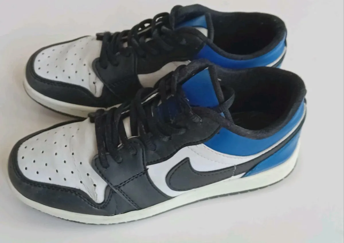 Nike Boys 4/37 - Image 1