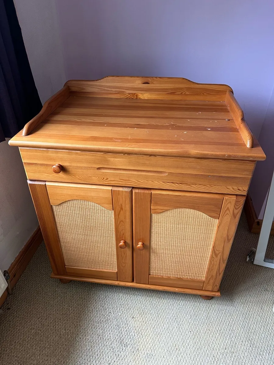 Baby changing unit