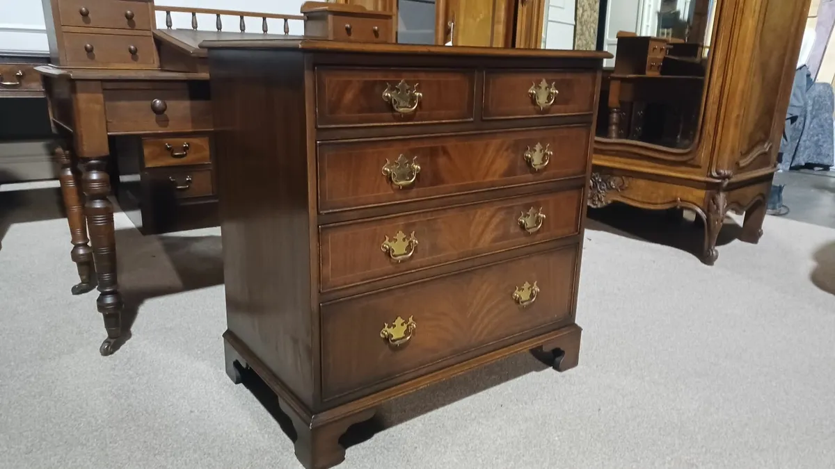 Mahogany Chest of Drawers - Image 1