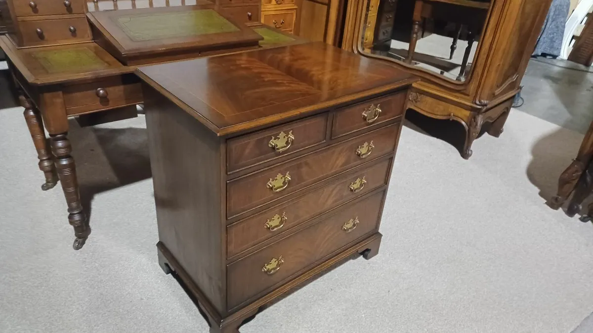 Mahogany Chest of Drawers - Image 2