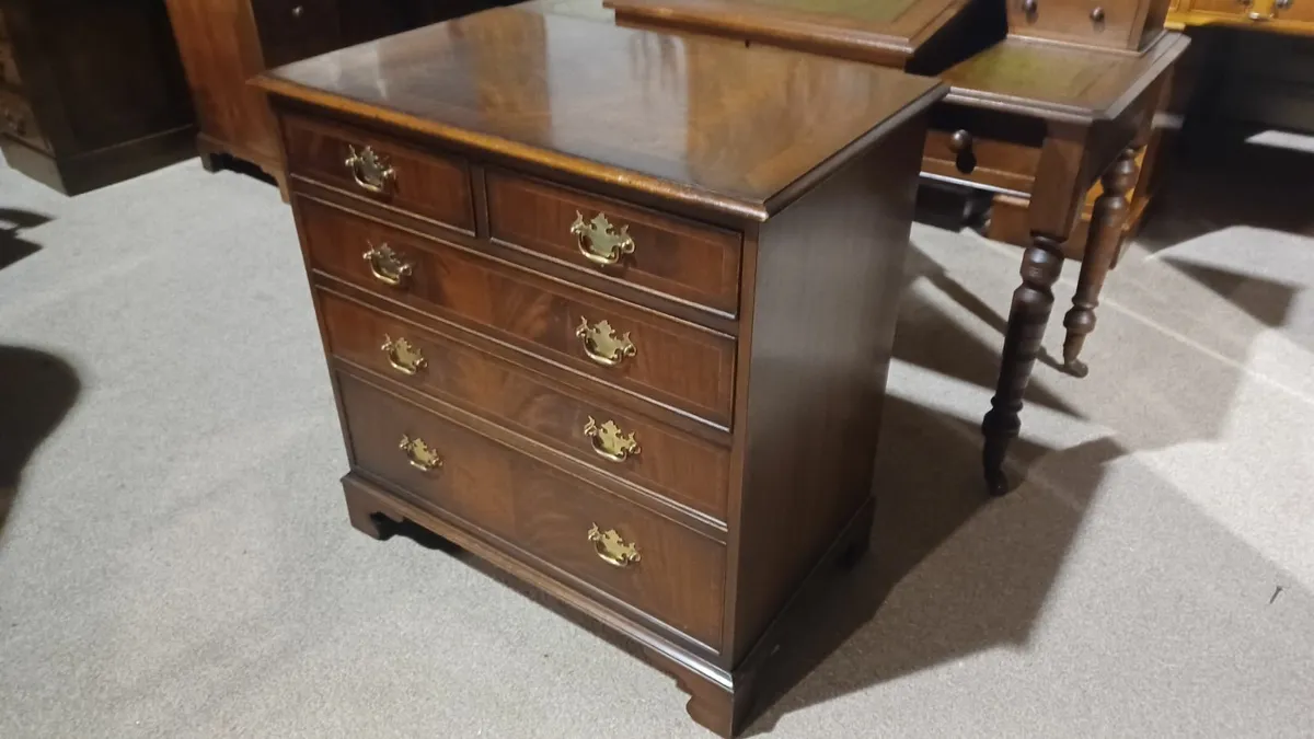 Mahogany Chest of Drawers - Image 3