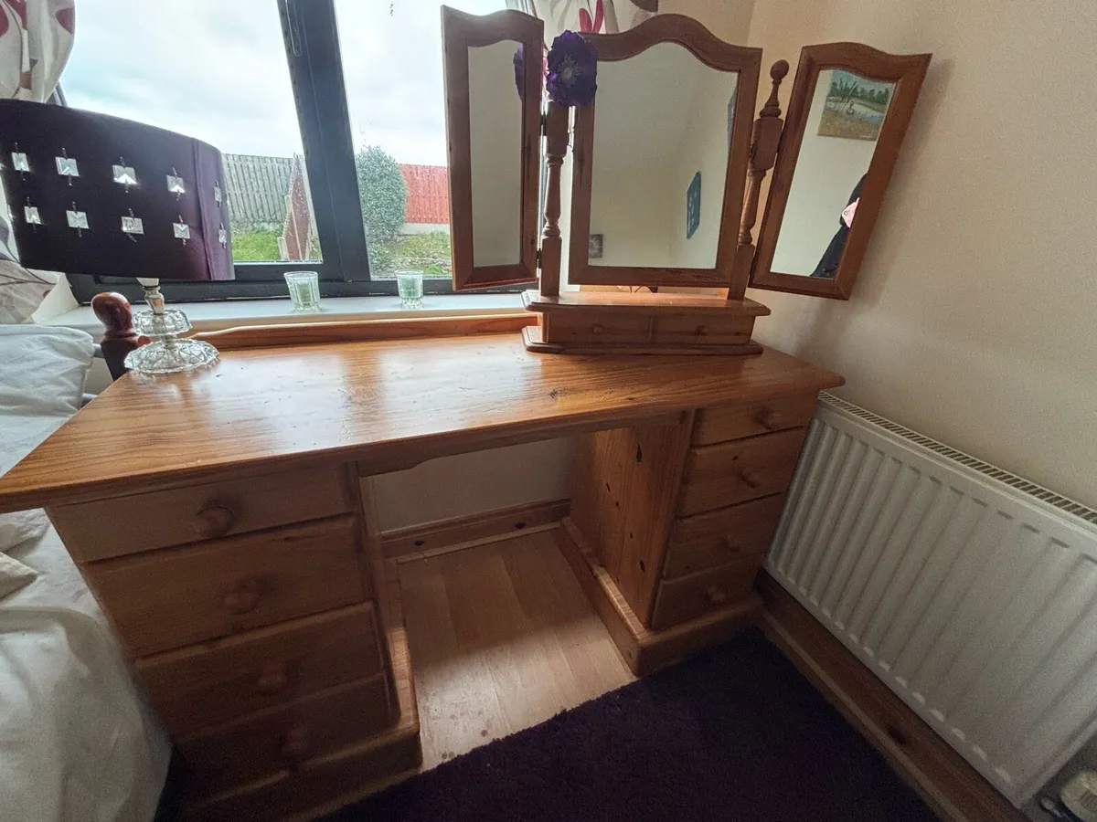 Pine dressing table
