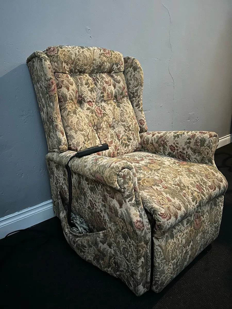 Sherborne lift & rise electric reclining armchair - Image 3