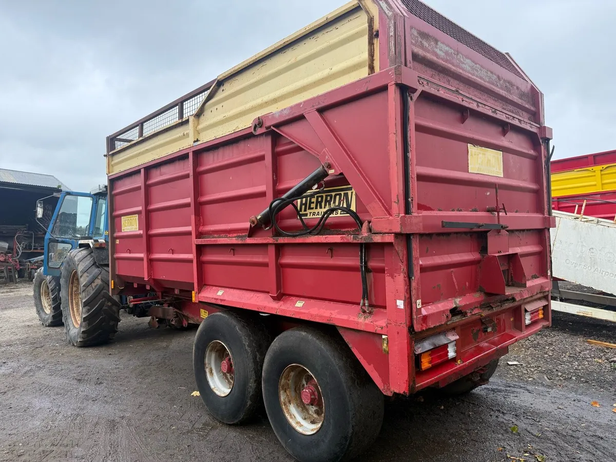 Herron silage trailer - Image 2