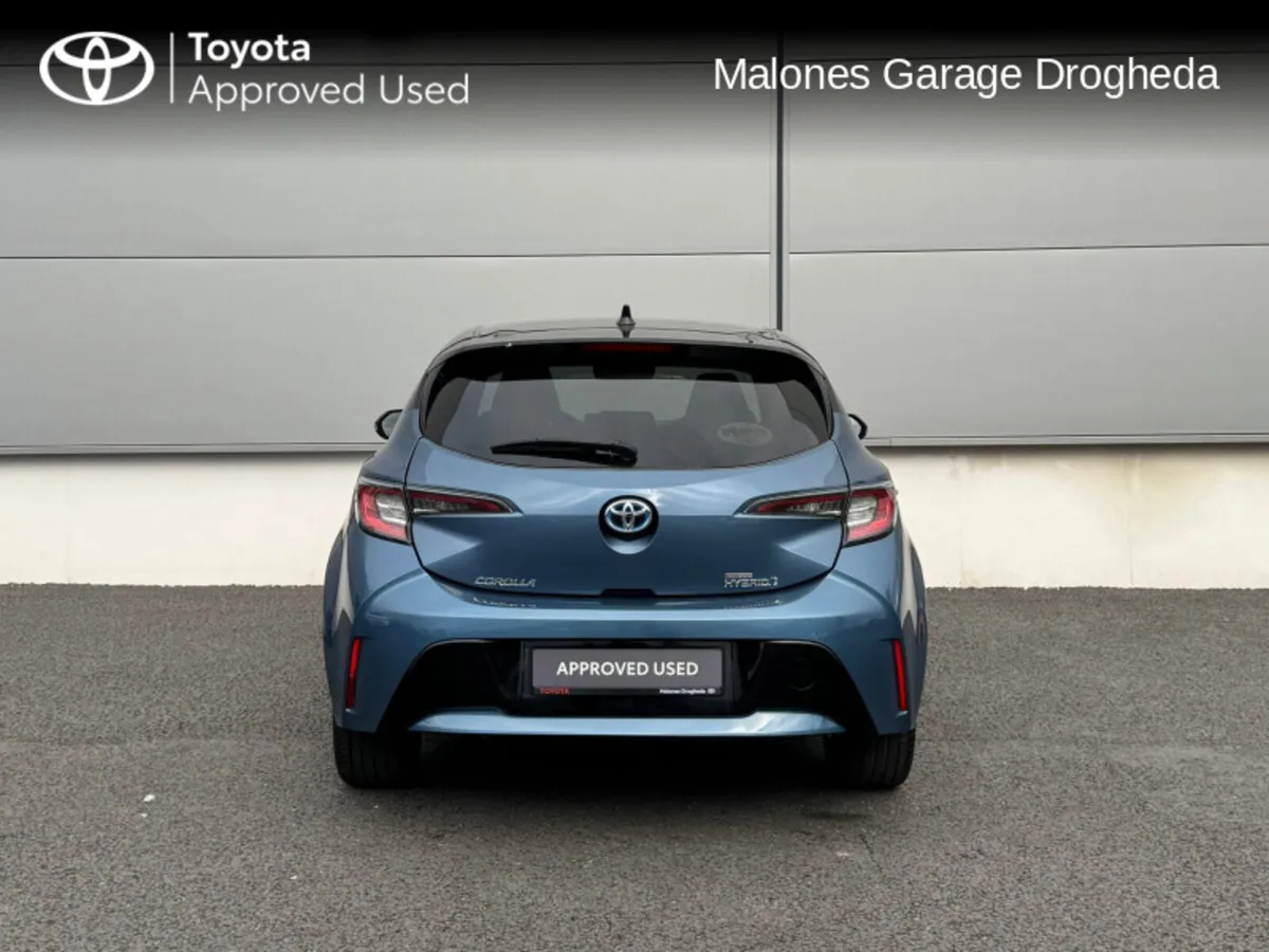 Toyota Corolla 1.8 Hybrid Luna Sport Call Now 041 - Image 4