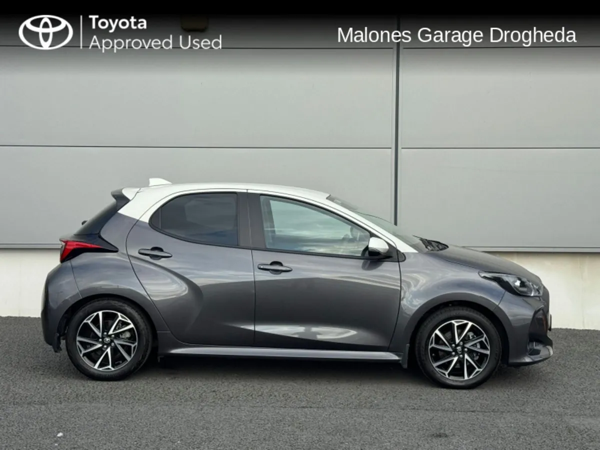 Toyota Yaris 1.5 Hybrid Luna Sport Call Now 041 98 - Image 3