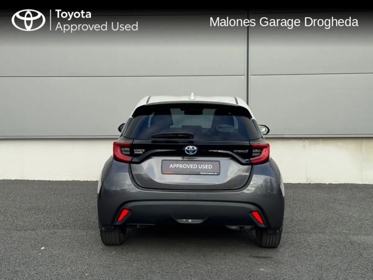 Toyota Yaris 1.5 Hybrid Luna Sport Call Now 041 98 - Image 4