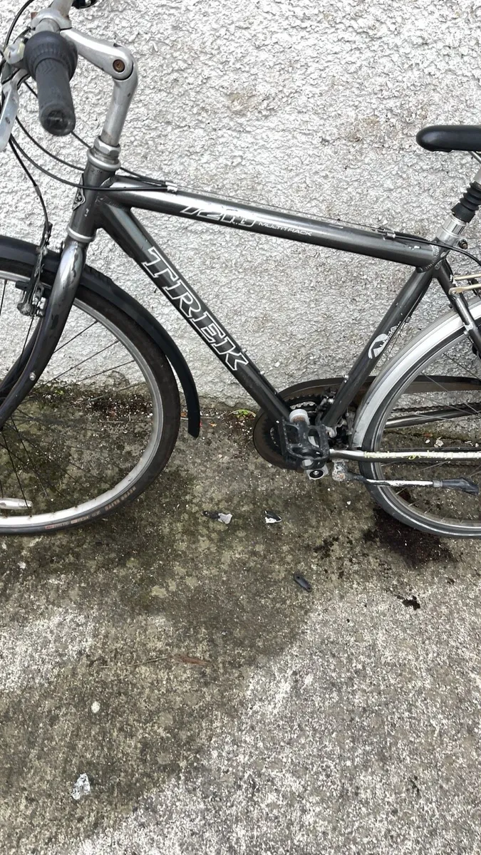 Trek hybrid Bike - Image 3
