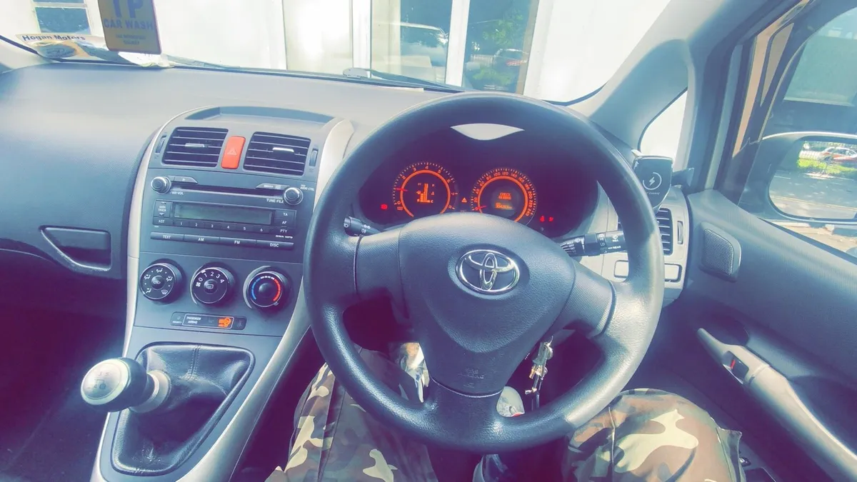 Toyota AURIS 2007,1.4 petrol - Image 1