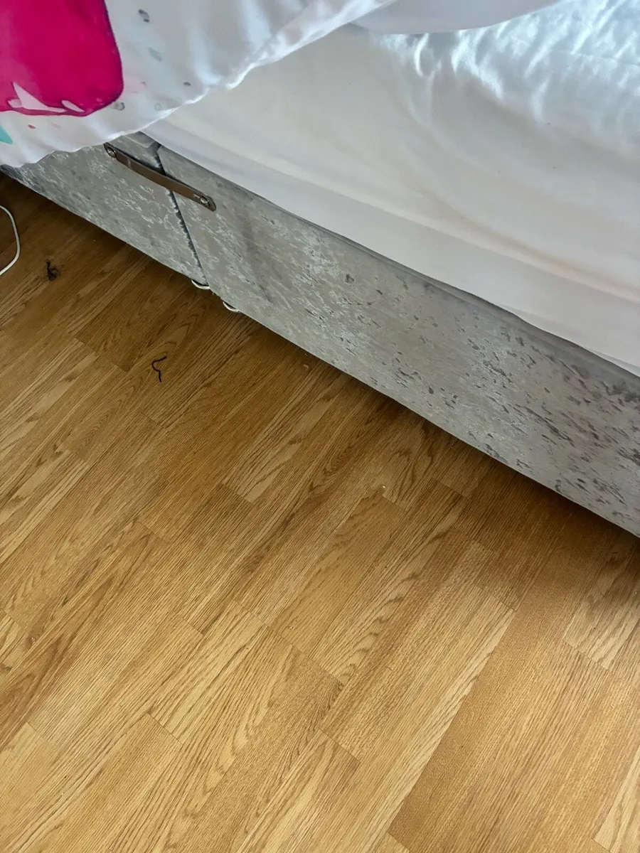 Base of bed - Image 3