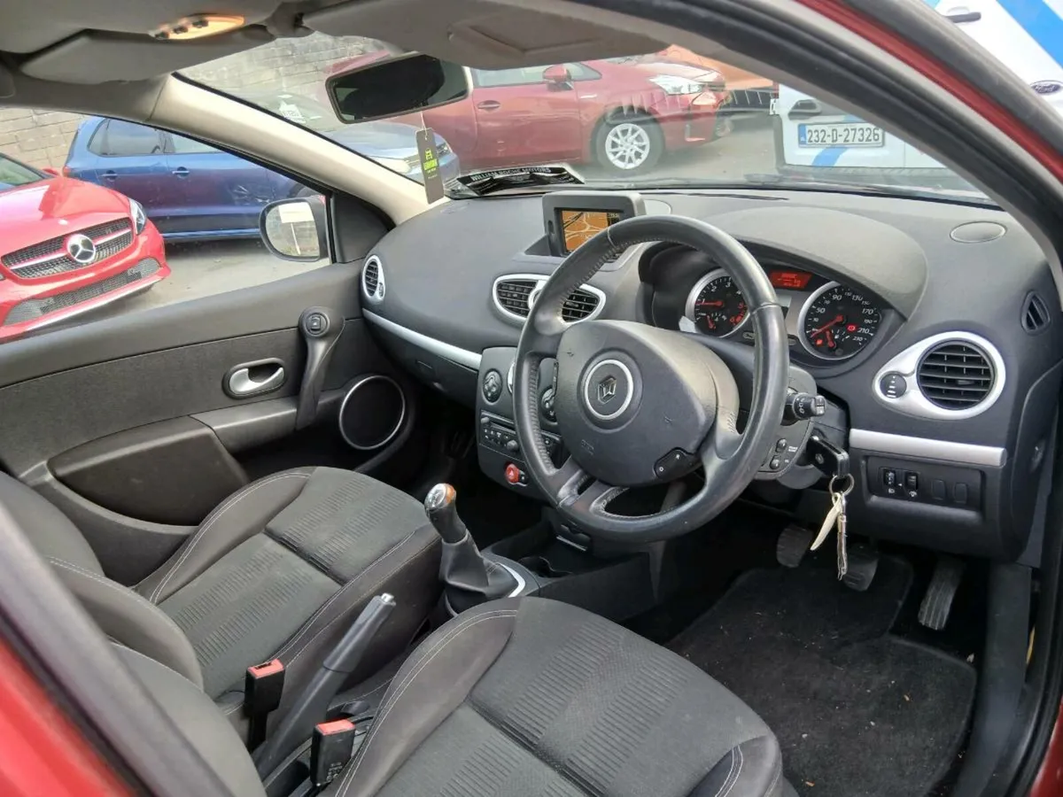 2011 RENAULT CLIO 1.5 DIESEL NCT 1/25 TAX 2/26 - Image 4