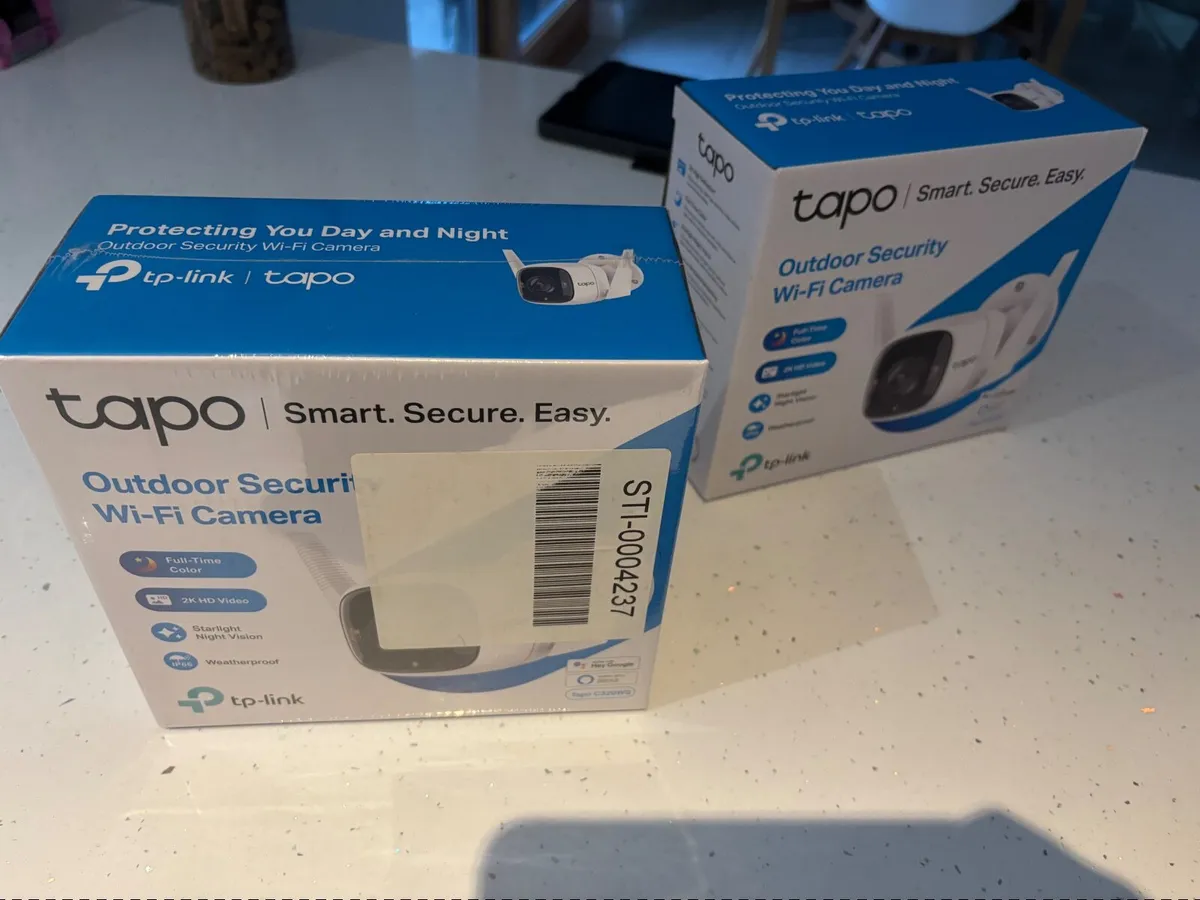 Outdoor security camera - Image 1