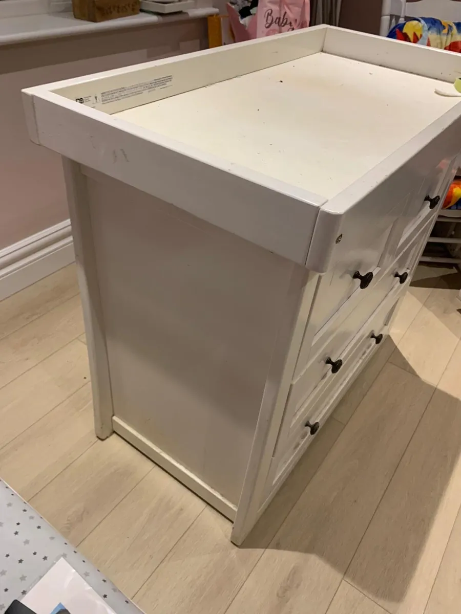 Chest of drawers/changing unit - Image 2