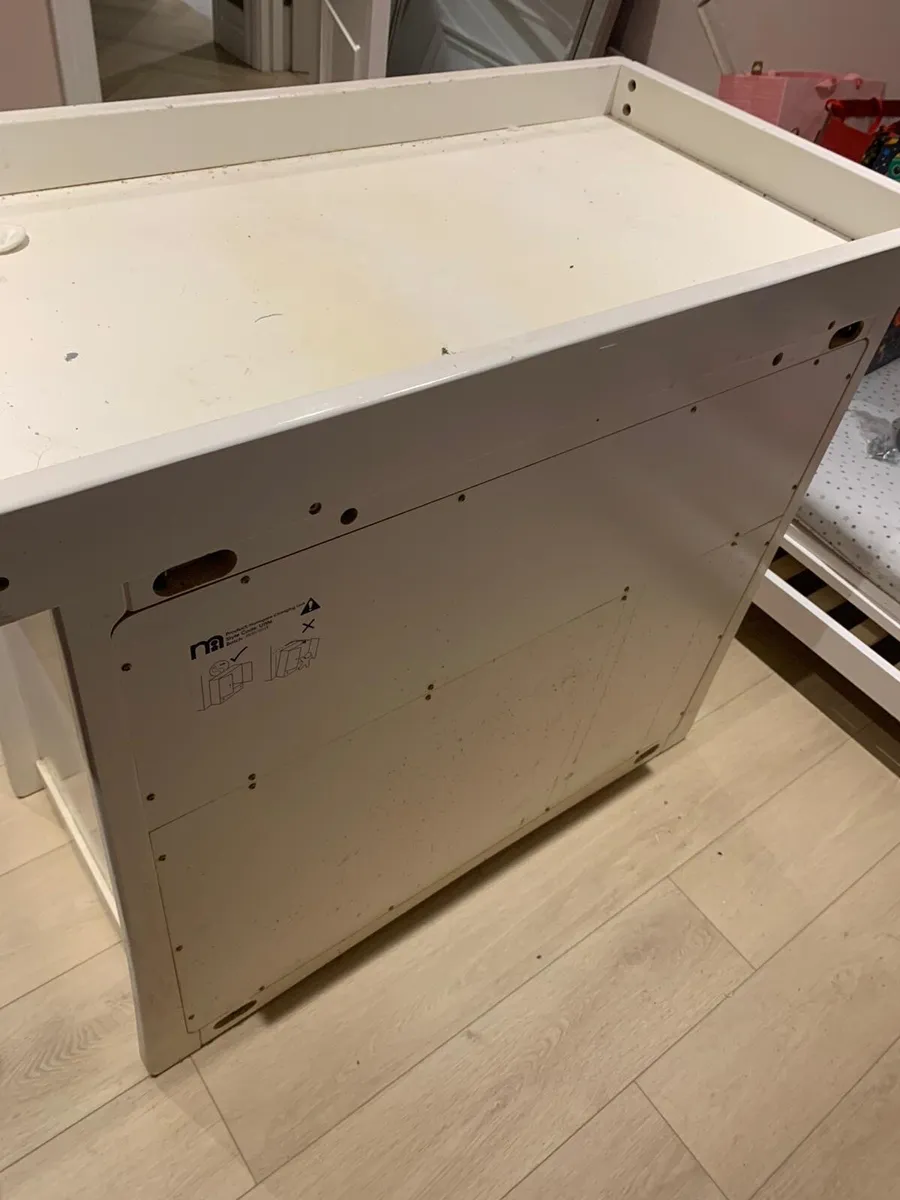 Chest of drawers/changing unit - Image 3