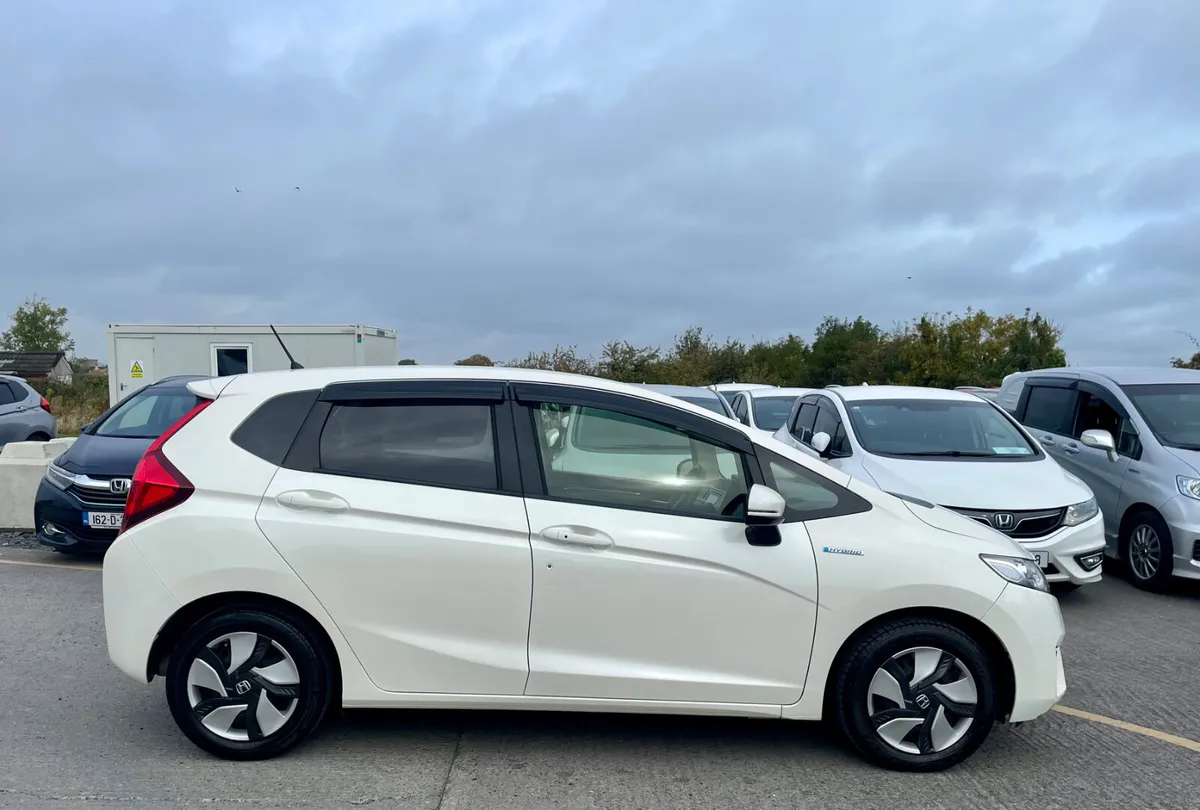 Honda Fit 2015 - Image 4