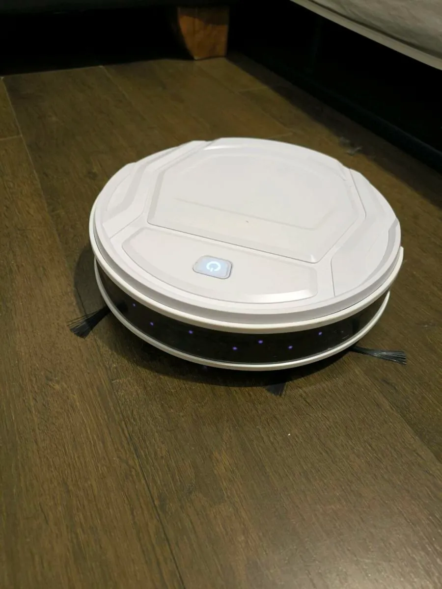 Lefant Robot Vacuum - Image 1