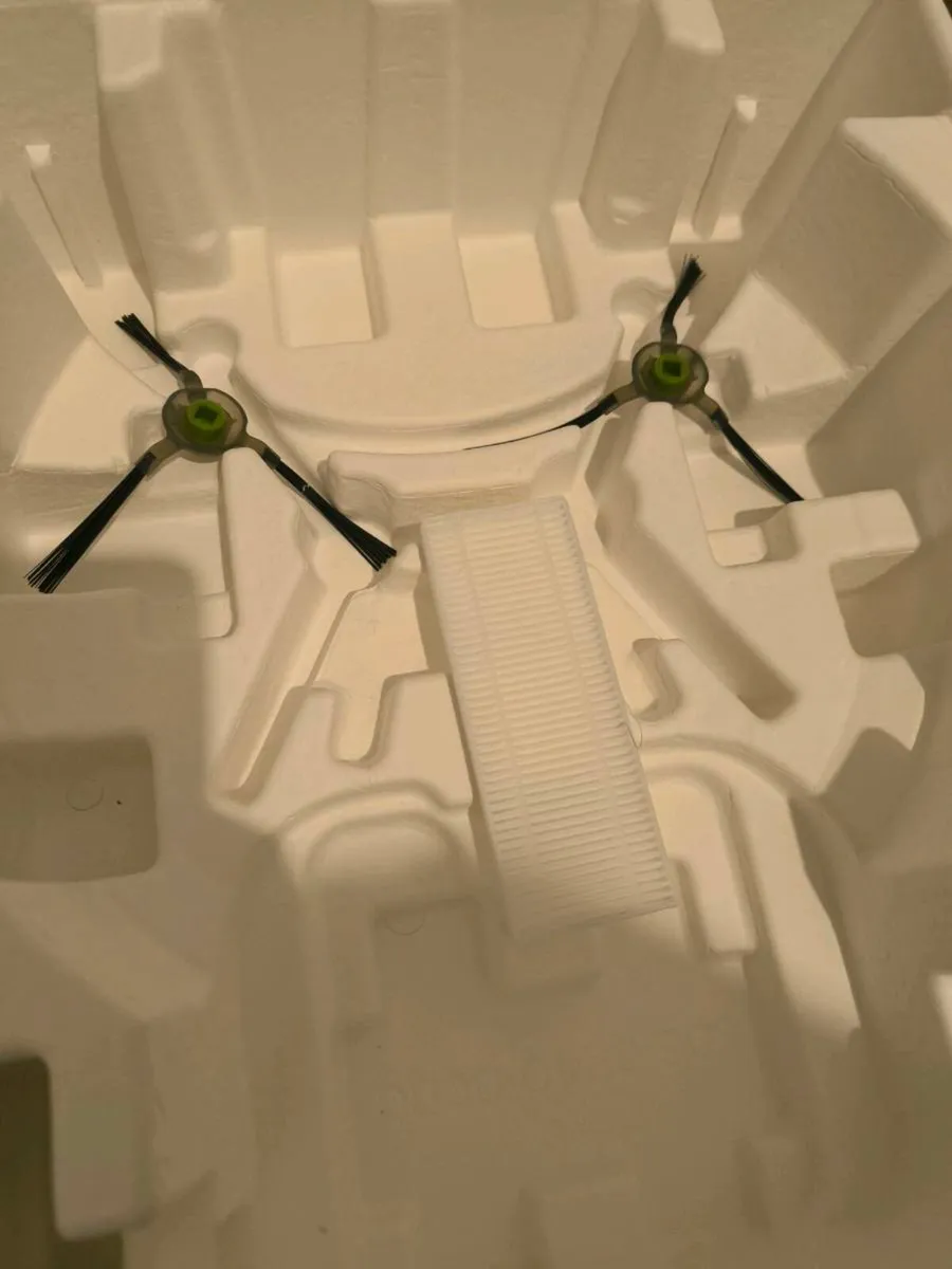Lefant Robot Vacuum - Image 4