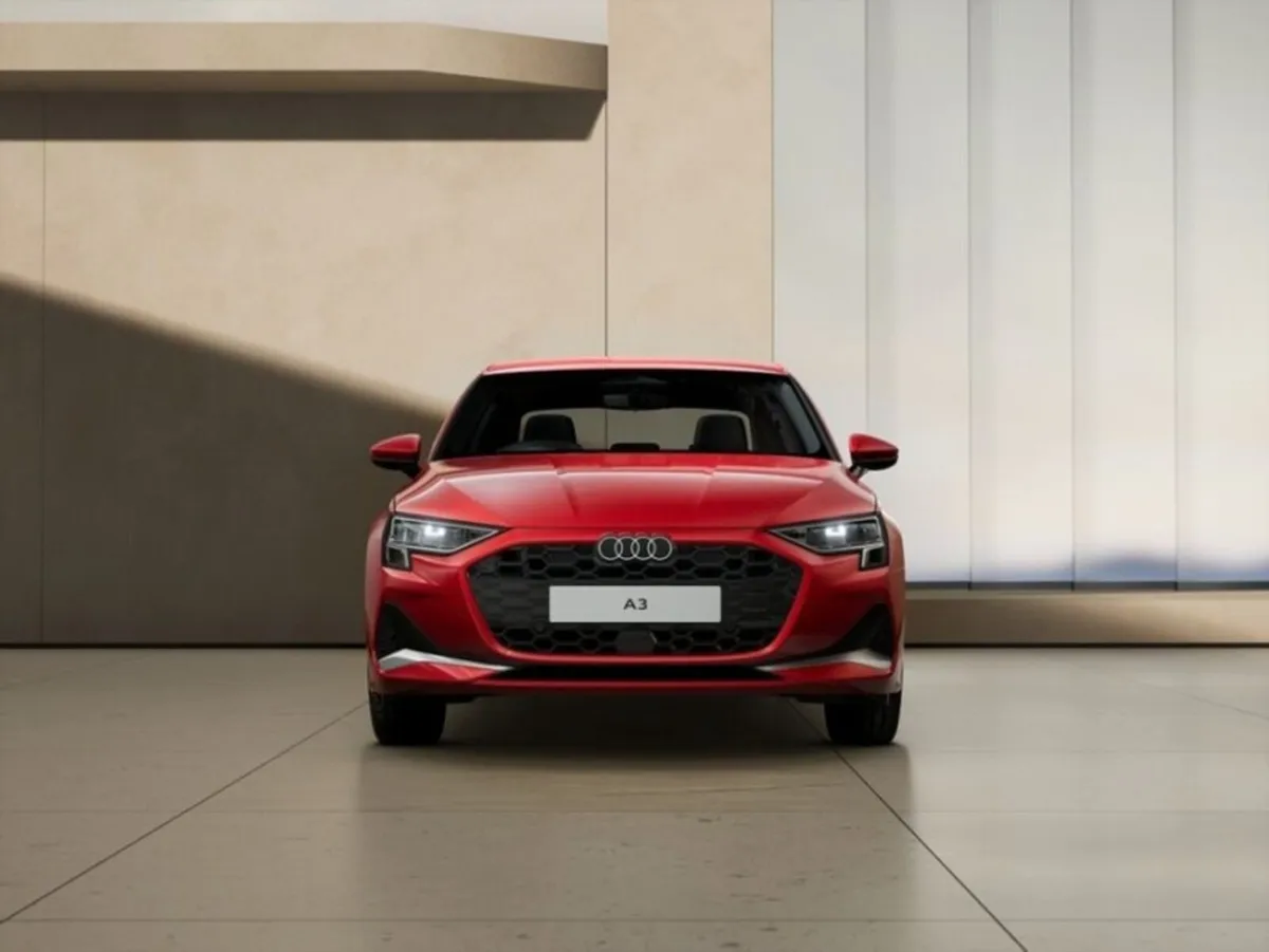 Audi A3 SALOON 30TFSI SE WITH COMFORT PACK - Image 2