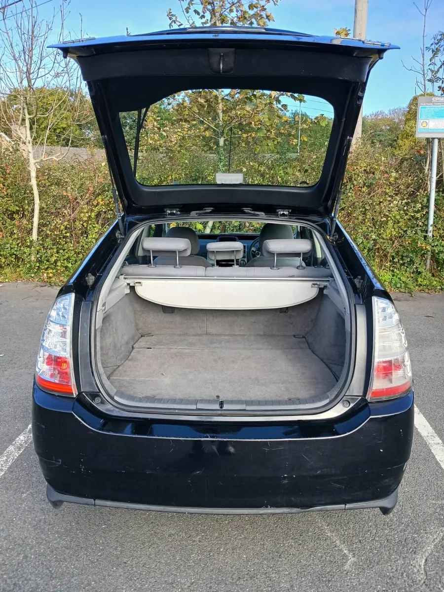 Toyota Prius 2006 Hybrid Automatic - Image 2