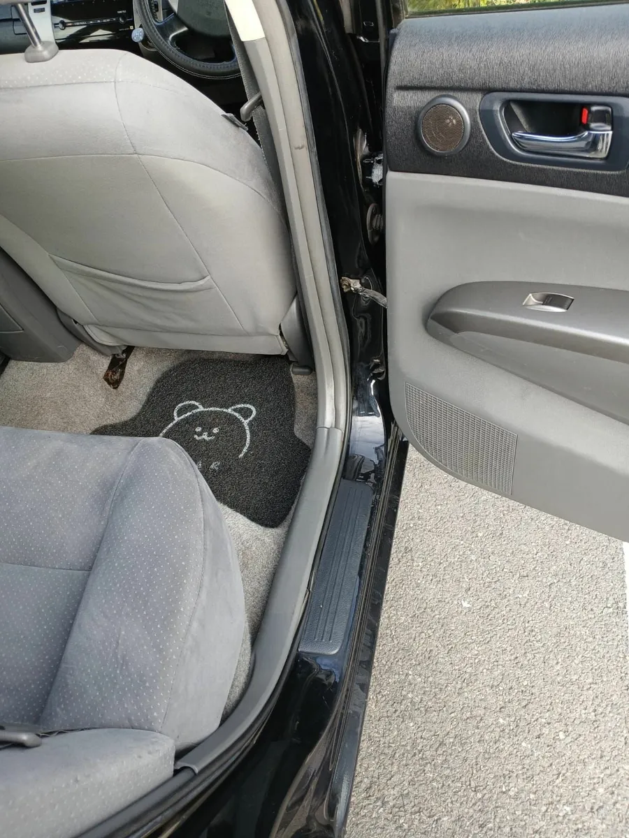 Toyota Prius 2006 Hybrid Automatic - Image 4