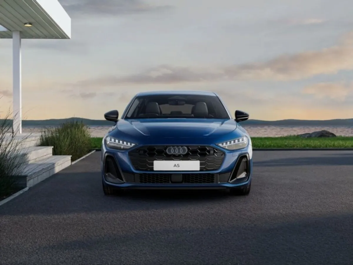 Audi A5 SEDAN S-LINE COMPETITION E-HYBRID QUATTRO - Image 2