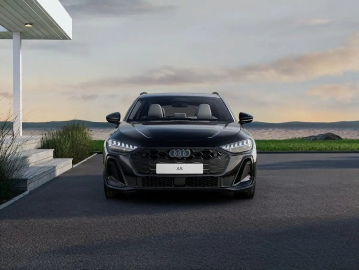 Audi A5 AVANT S-LINE COMPETITION E-HYBRID QUATTRO - Image 2