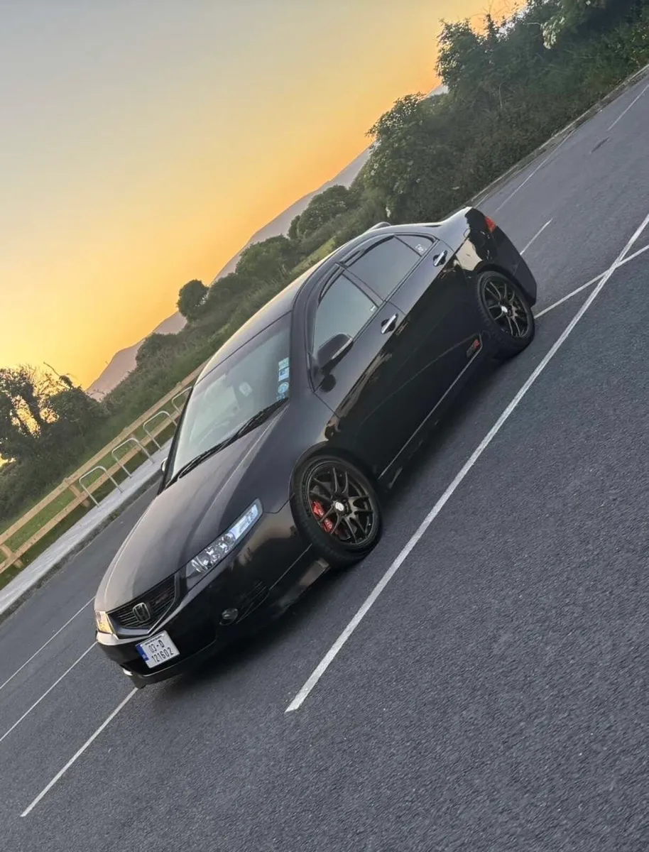 Honda accord euro r - Image 1