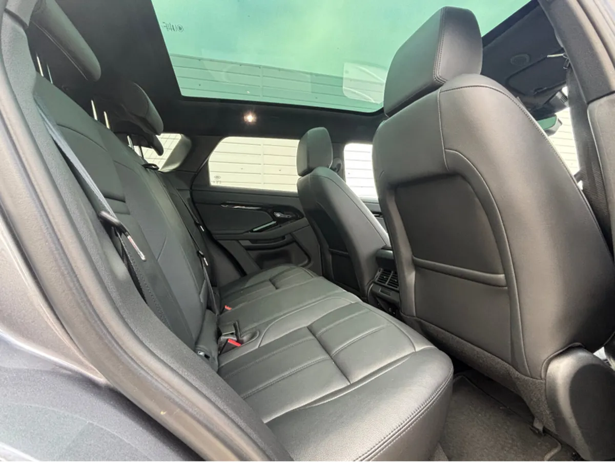 Land Rover Range Rover Evoque EVOQUE1.5 P300E DY - Image 4