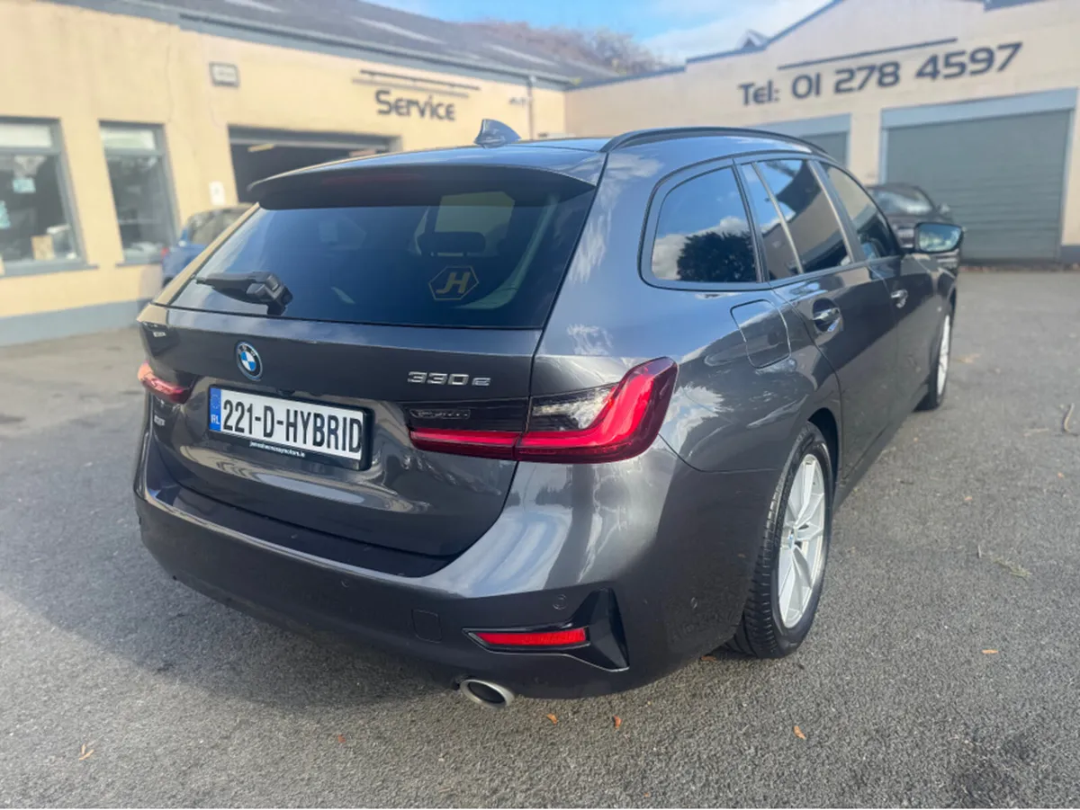 BMW 3-Series 330E SE PRO AUTO ESTATE - Image 4