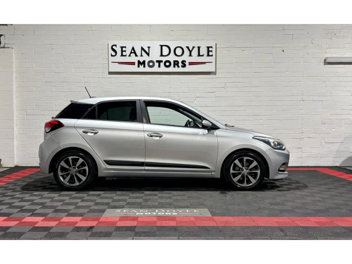 Hyundai i20 2017 1.4 PREMIUM 89BHP 5DR Manual - Image 4