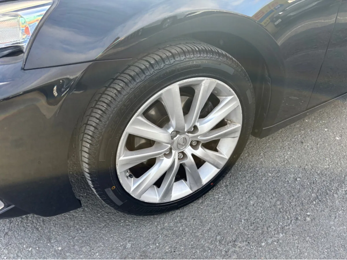 Lexus IS IS300 H S-DESIGN 4DR AUTO - Image 2