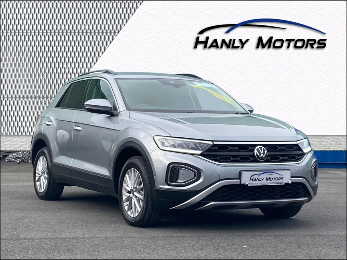 Volkswagen T-Roc LIFE 1.0 TSI MANUAL 6SPEED FWD 11 - Image 1