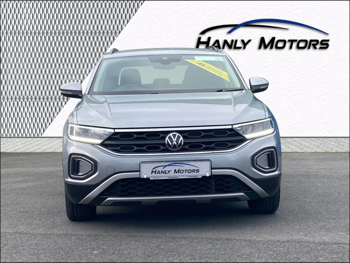 Volkswagen T-Roc LIFE 1.0 TSI MANUAL 6SPEED FWD 11 - Image 2