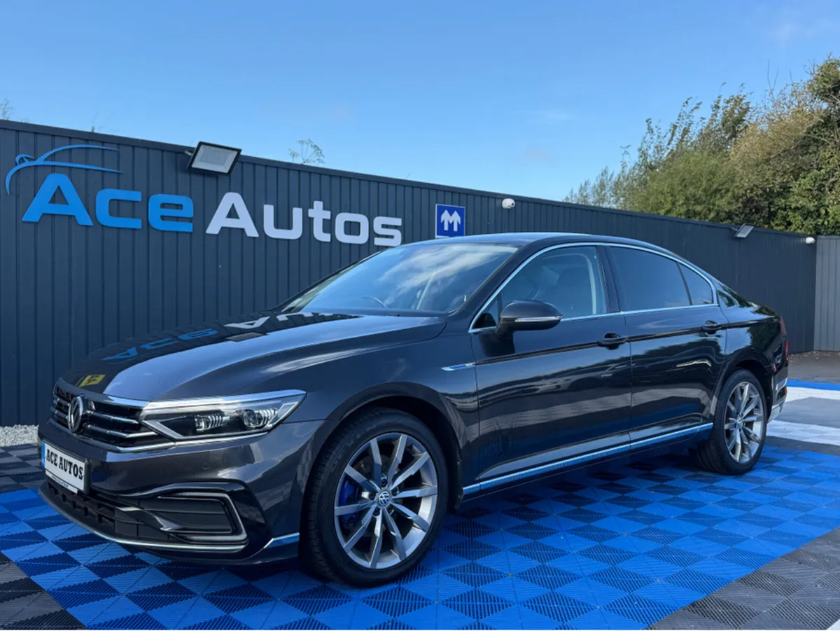 Volkswagen Passat GTE - 1.4 PETROL HYBRID - AUTO - - Image 3