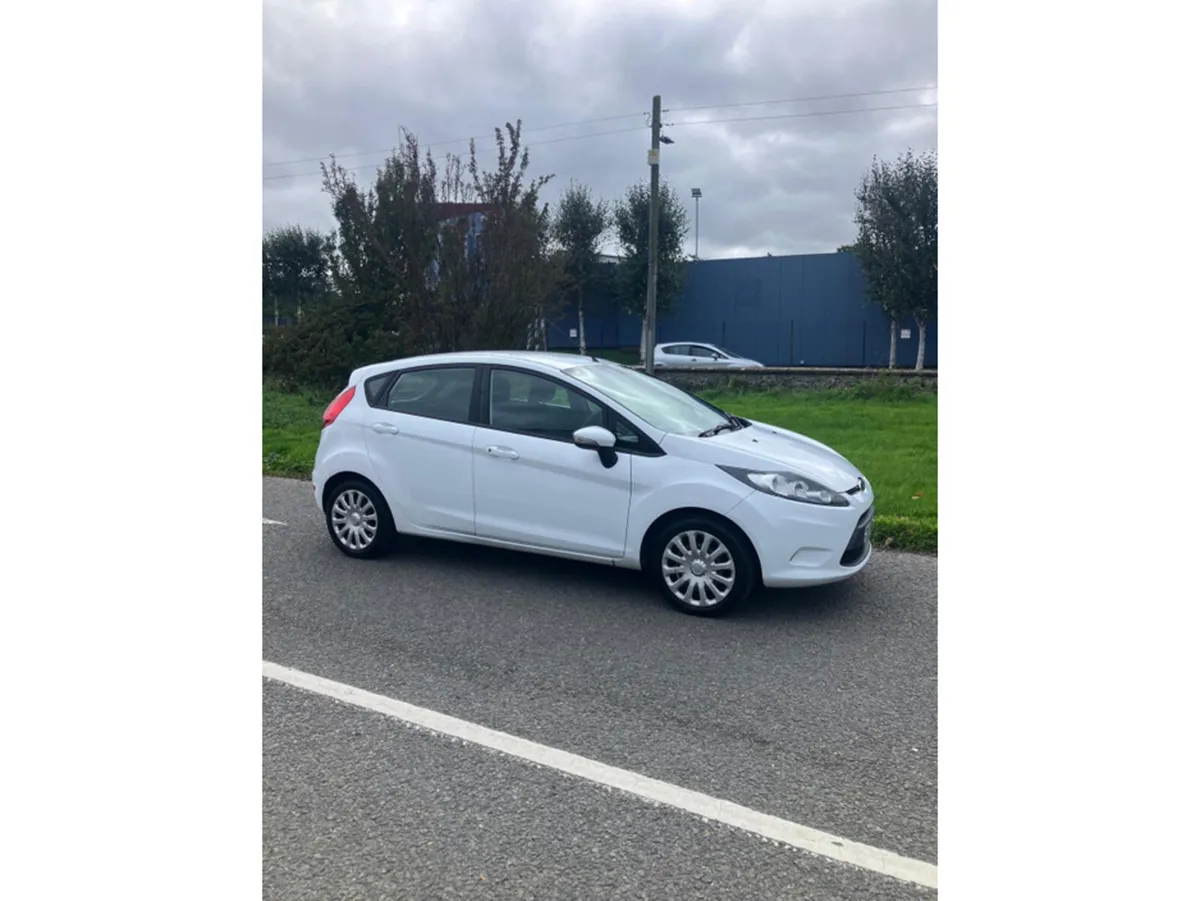 Ford Fiesta 1.25 EDGE 60BHP 5DR - Image 3