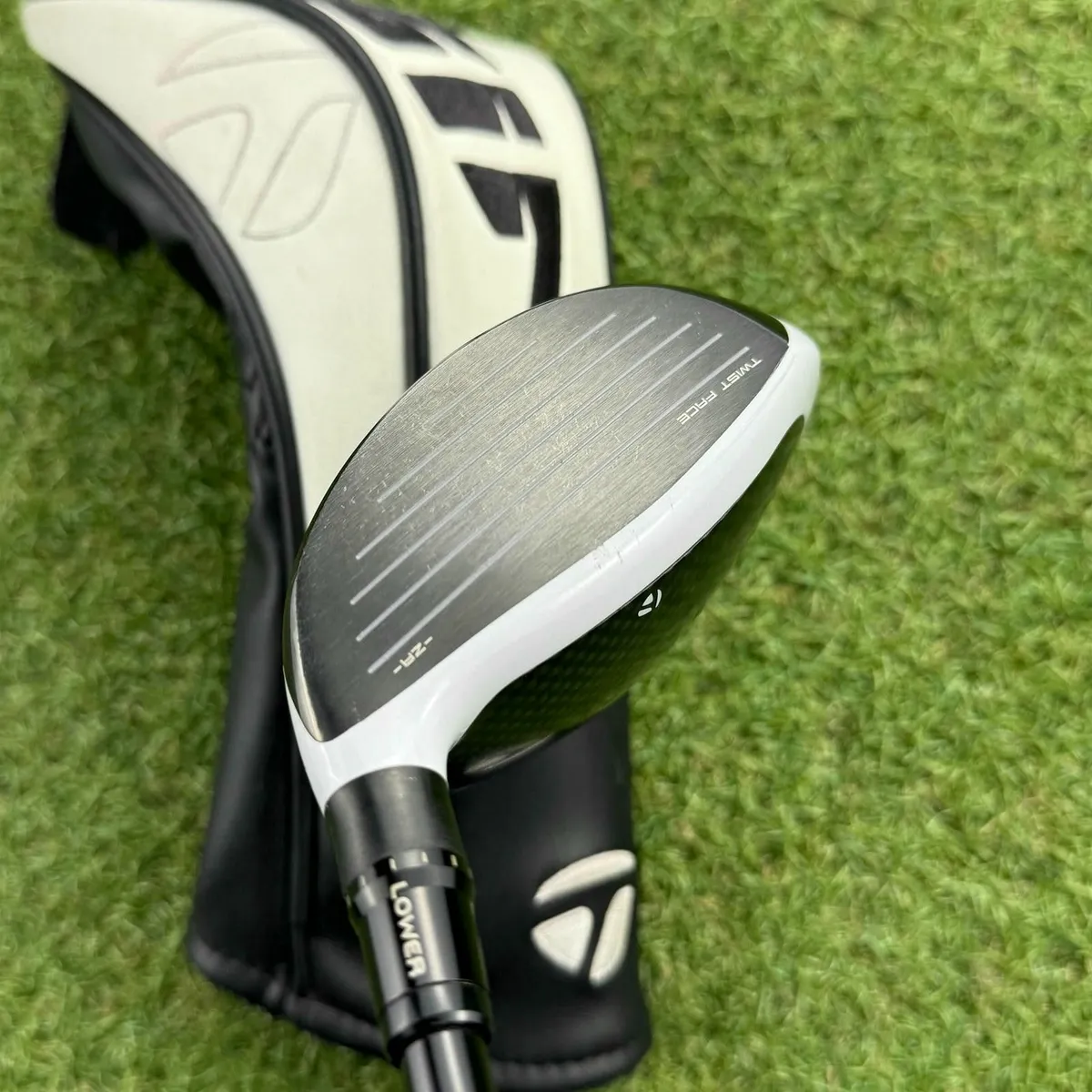 Taylormade Sim 2 Ti #5 Wood 19° / Stiff - Image 3
