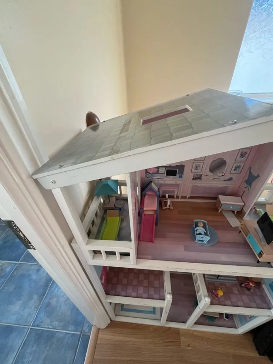 Doll's House - Image 2