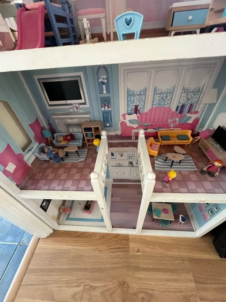 Doll's House - Image 3