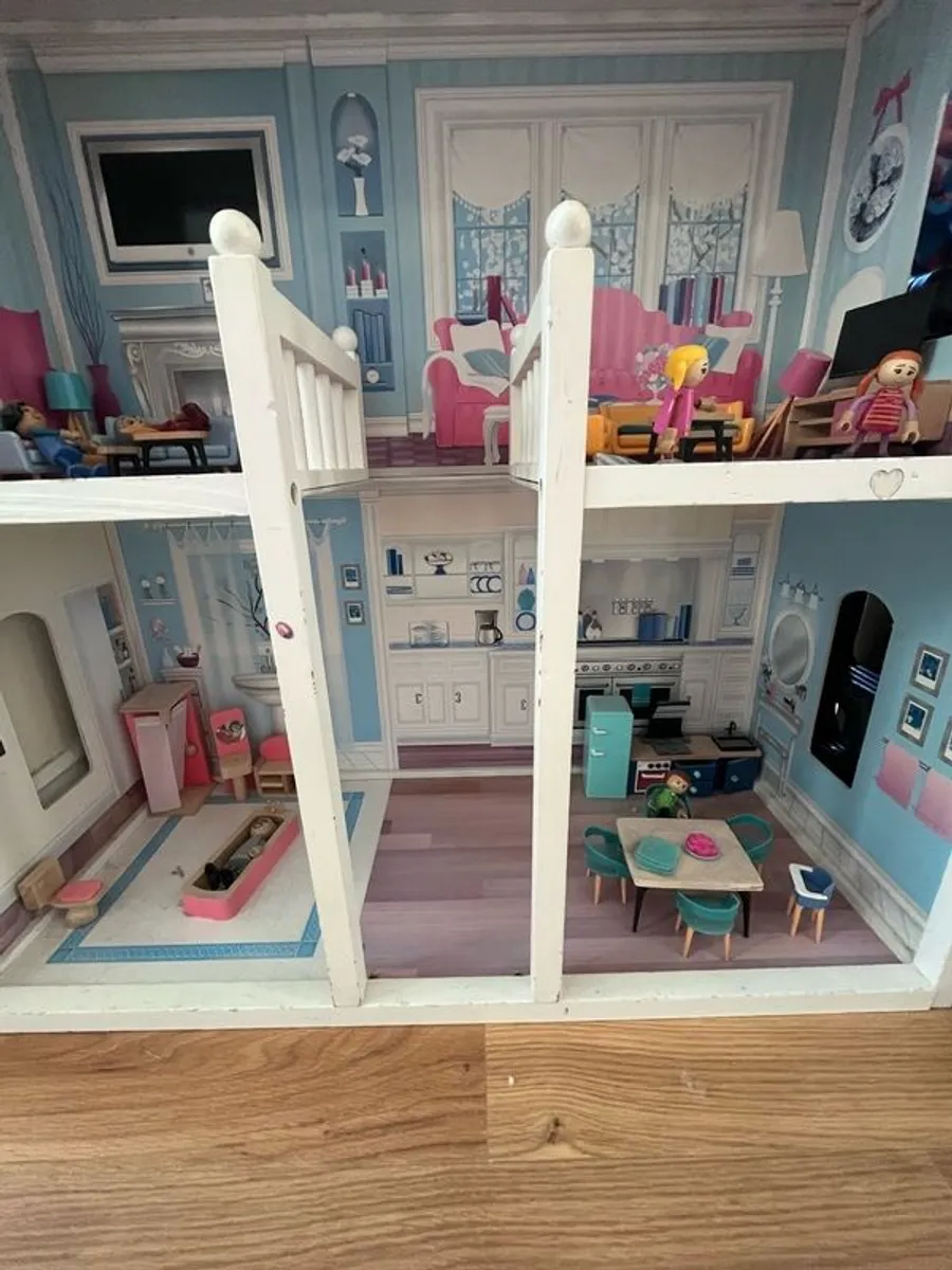 Doll's House - Image 4