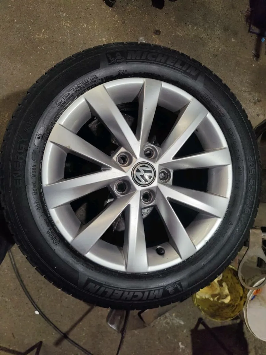 16'  VW CADDY/GOLF ALLOYS,LIKE NEW TYRES - Image 2