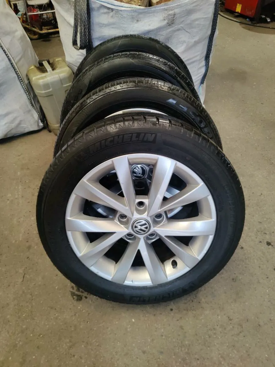 16'  VW CADDY/GOLF ALLOYS,LIKE NEW TYRES - Image 3
