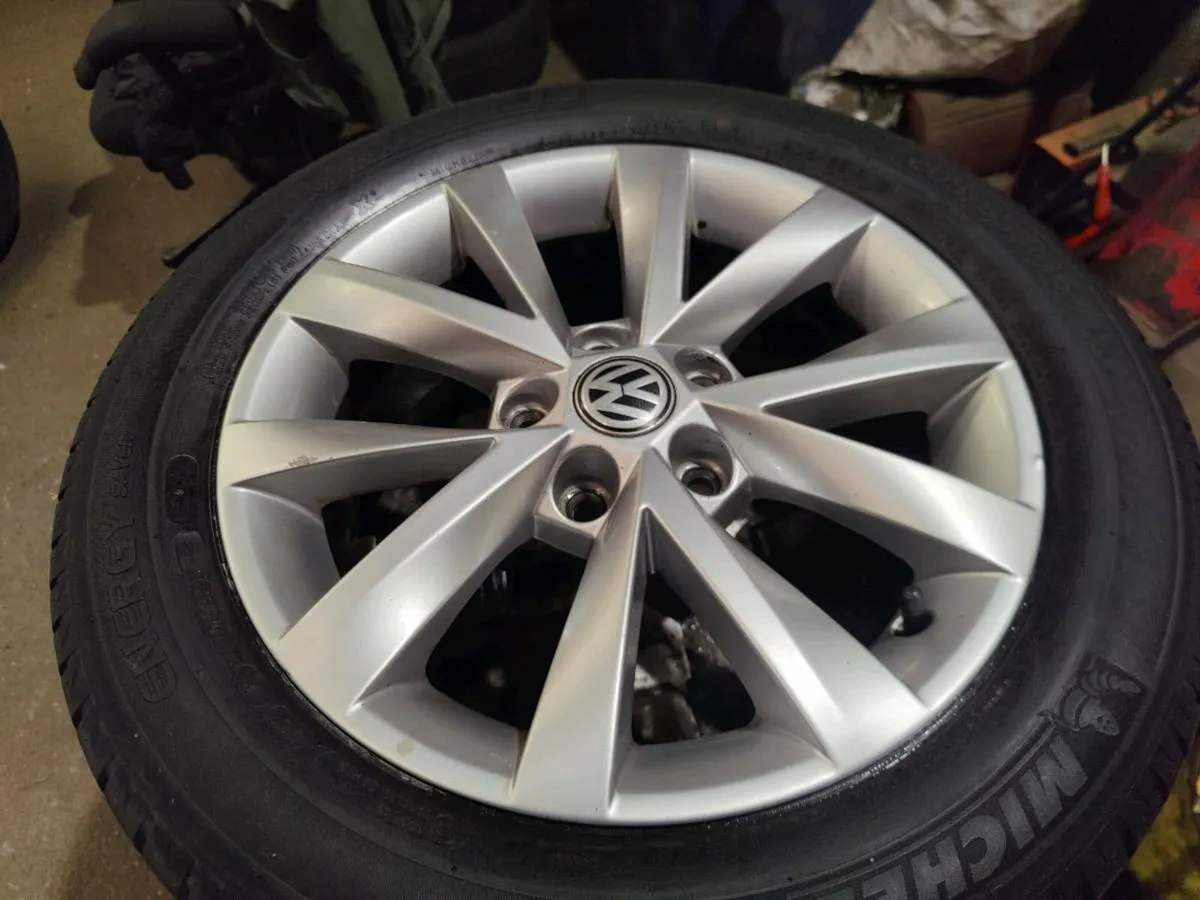 16'  VW CADDY/GOLF ALLOYS,LIKE NEW TYRES - Image 4