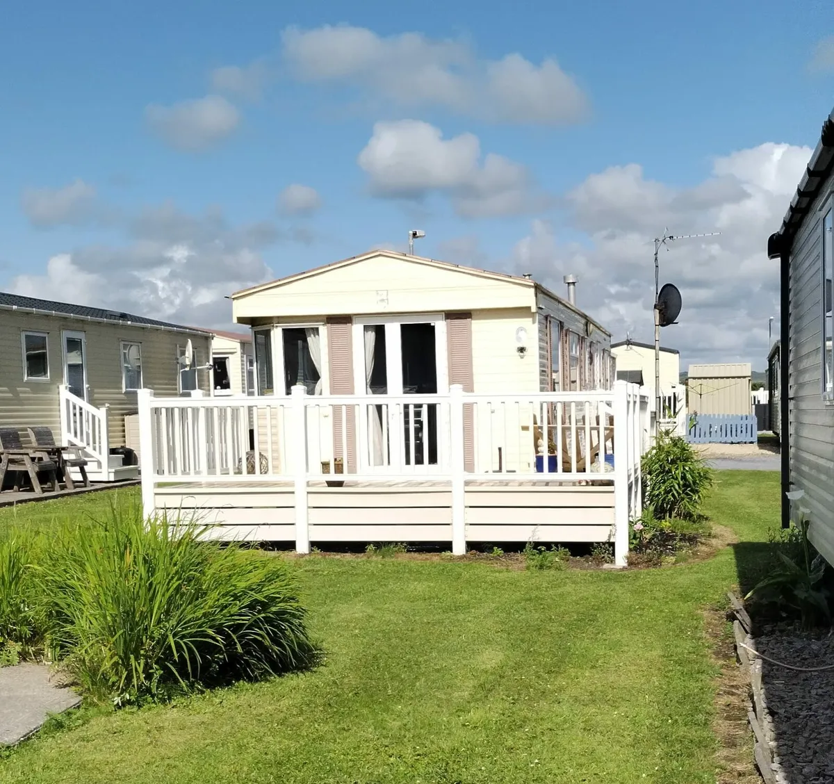 Mobile Home 38ft x 12ft - Image 1