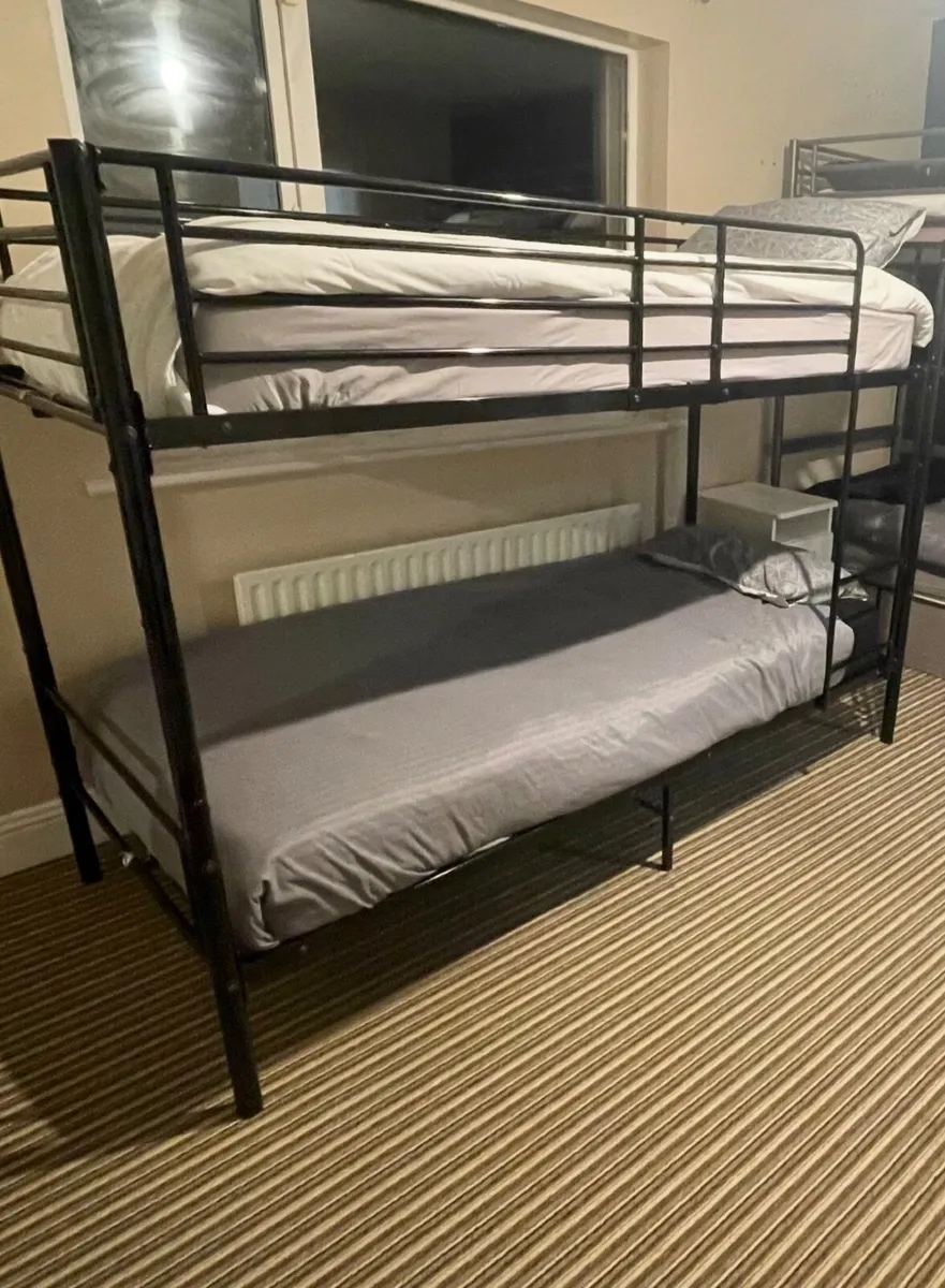 bunk bed - Image 1