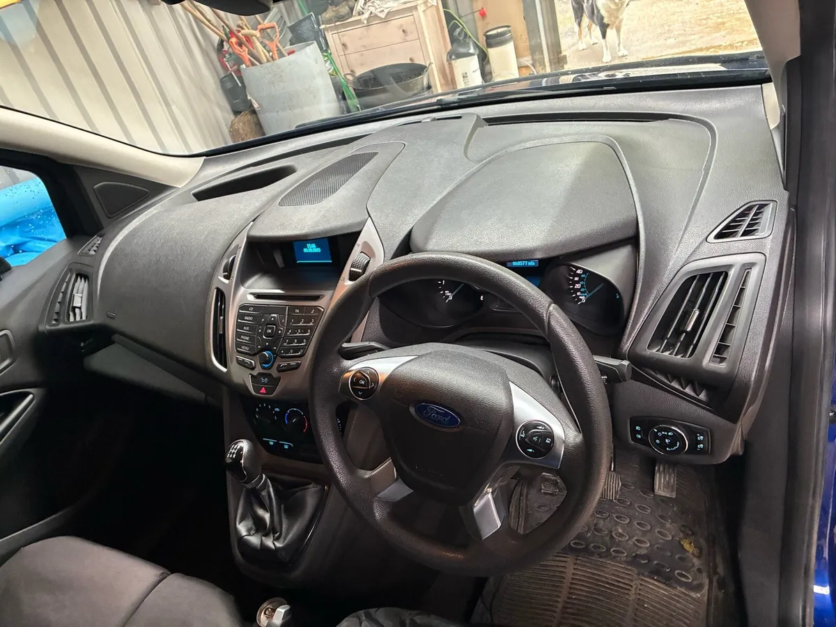 2018 Ford transit connect low mileage - Image 4