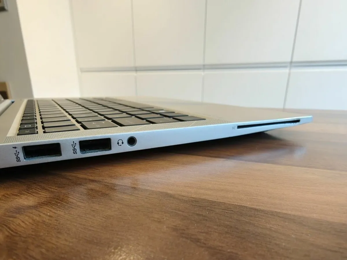 HP Elitebook 830 G8 | i5 (11th gen) | 16GB | 256GB - Image 2