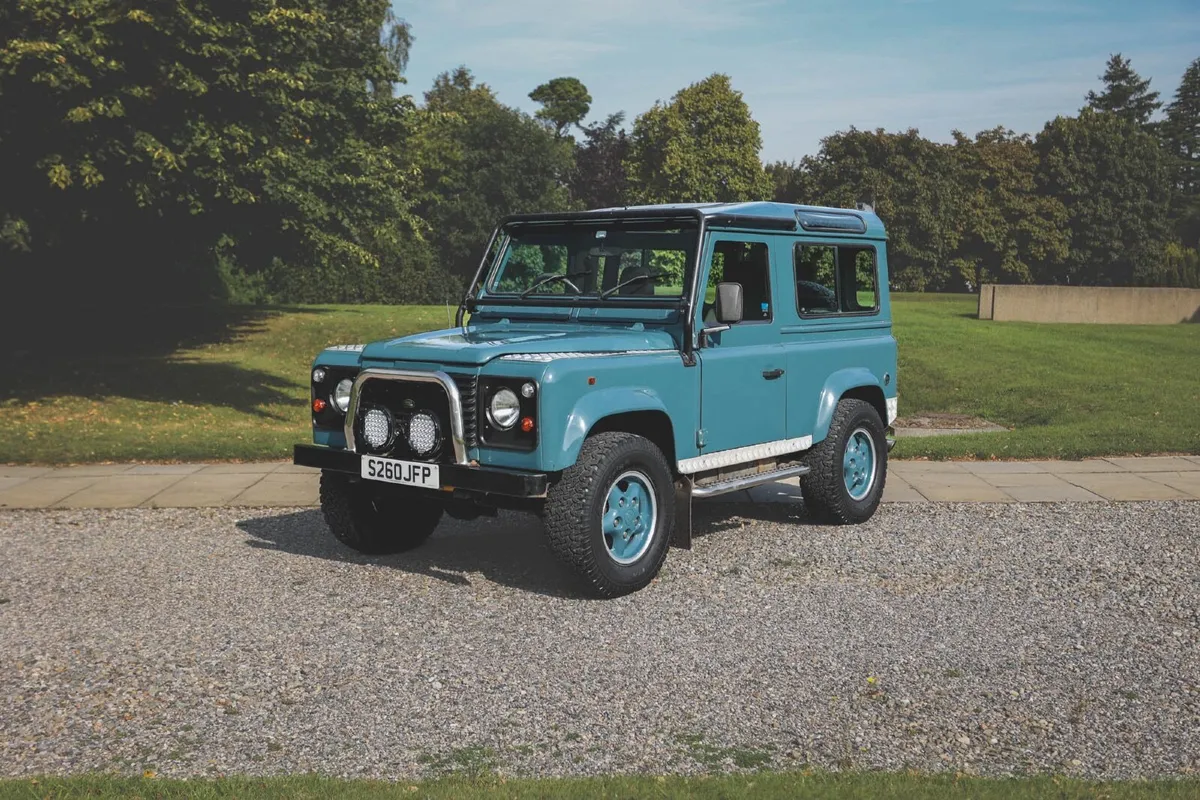 Land Rover Defender 1998 - Image 2