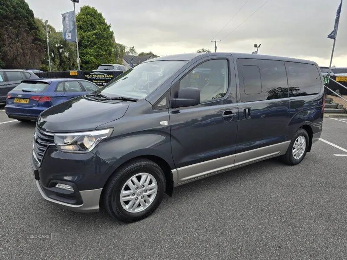 Hyundai i800 SE Nav - Image 2