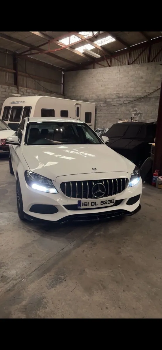 Mercedes-Benz C-Class 200 sport  2016 - Image 3