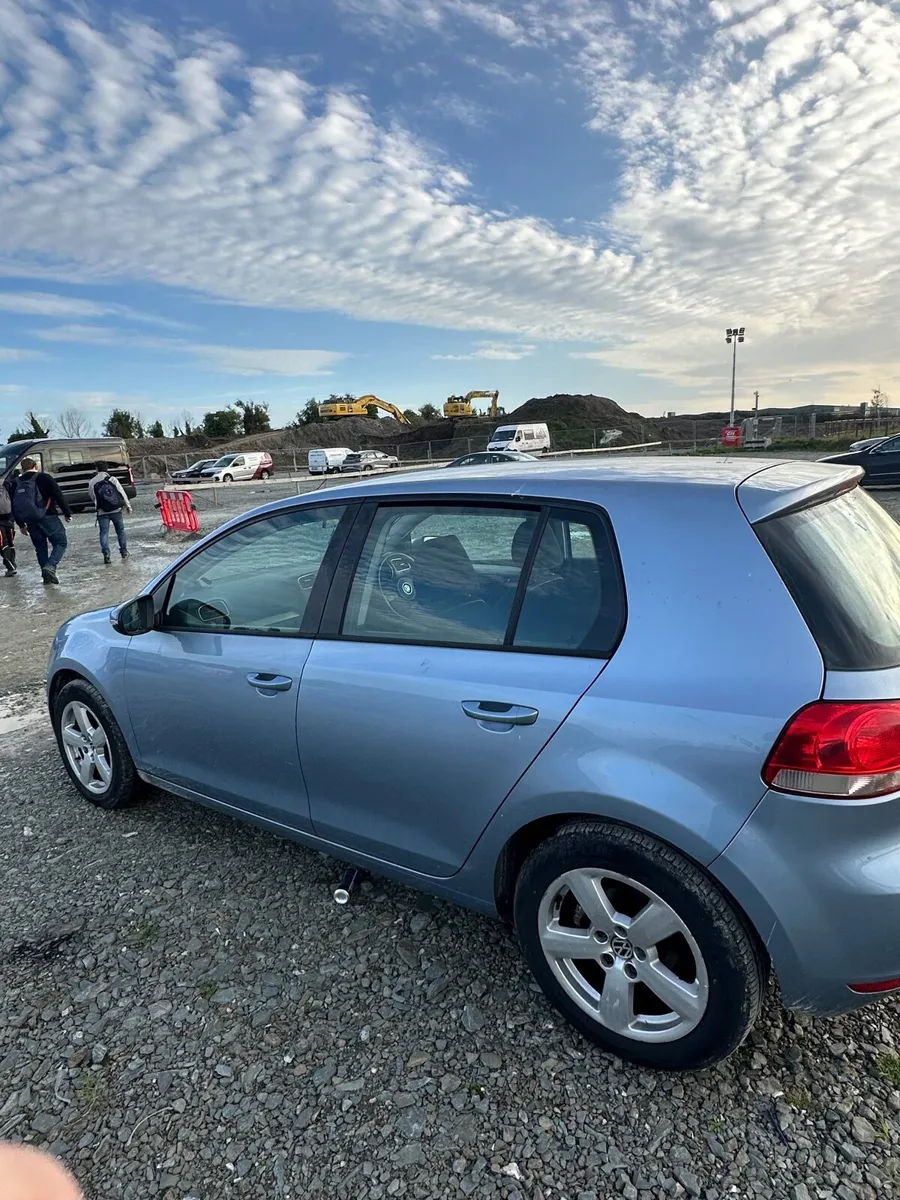 Volkswagen Golf 2011 - Image 3